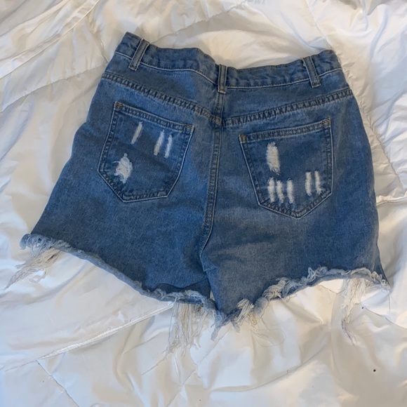 High rise cut off Jean shorts - Picture 2 of 5